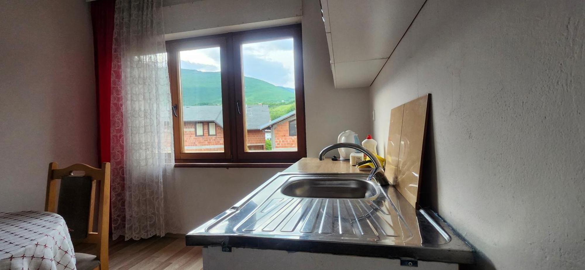 Lovely 1 Bedroom Within Walking Distance, Views Peje Exterior photo